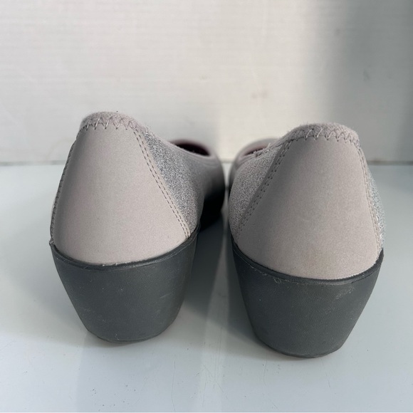 Crocs light grey wedges shoes size W6 - Picture 2 of 7